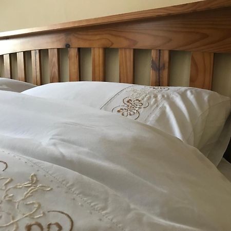 Ashes Seafood Restaurant Accommodation Дингъл Екстериор снимка
